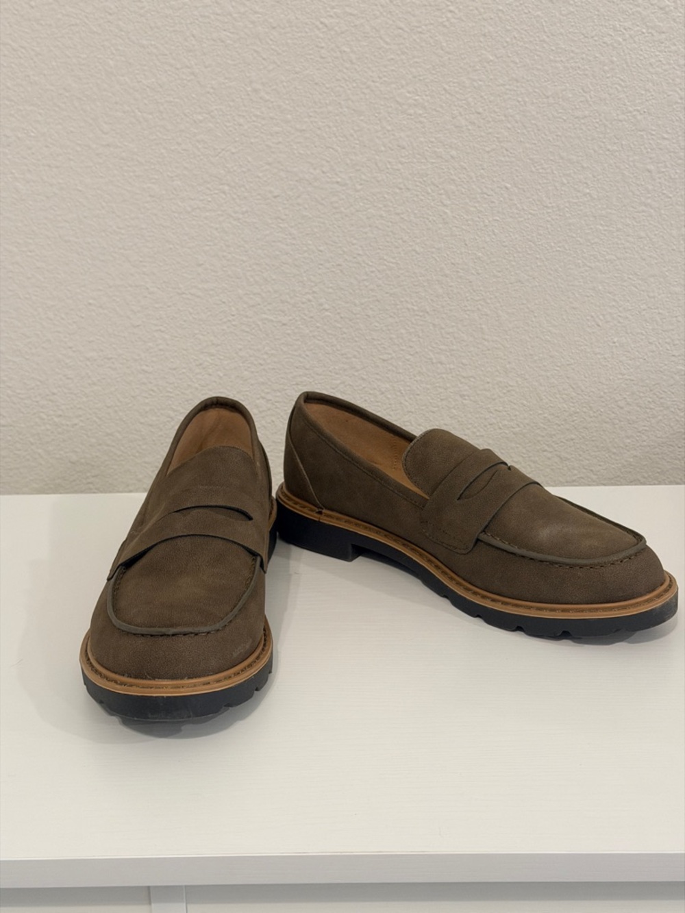 Woman’s Loafers in Olive Green